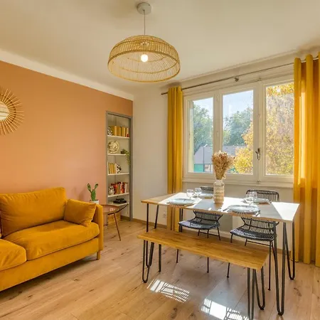 Le Boheme - Mycosyapart, Netflix Apartment *